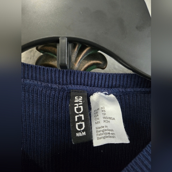 H&M Divided Navy Long Sleeve SweaterTop - Picture 5 of 7